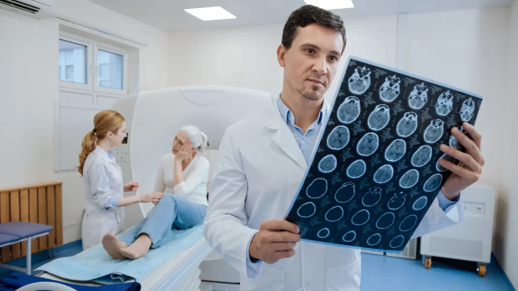 تشخیص بیماری مغز و اعصاب در کلینیک